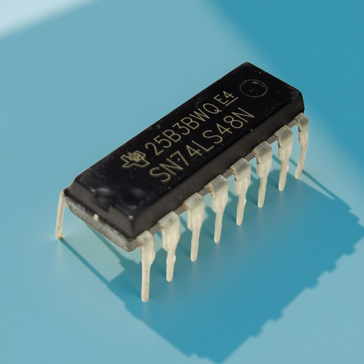 BCD to seven segment 7448 Common Cathode